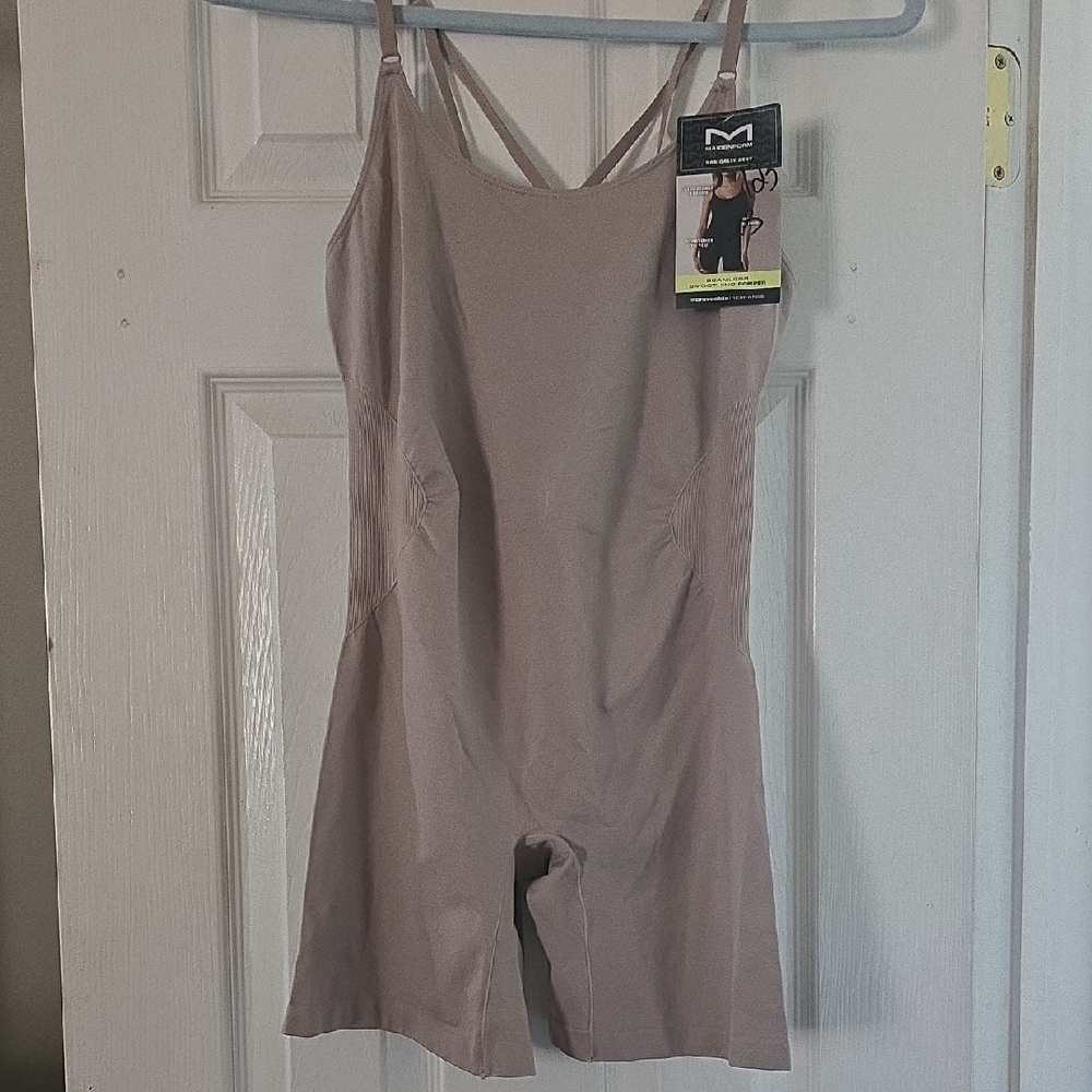 MAIDENFORM BASICALLY SEXY BODY SHAPER